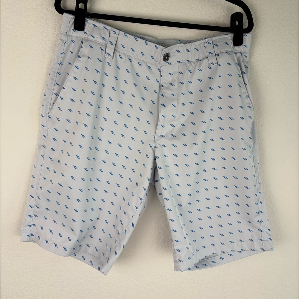 UNDER ARMOUR Shorts Mens 36" Gray Blue Stretch Golf Performance Chino Blokecore